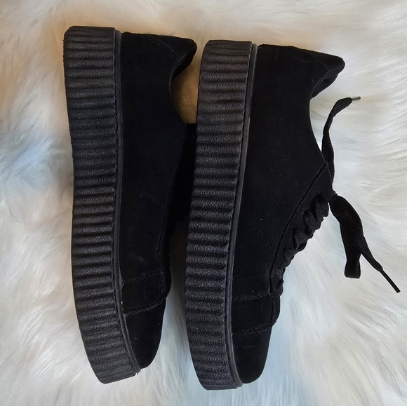 H2k Shoes - Picture 3 of 6